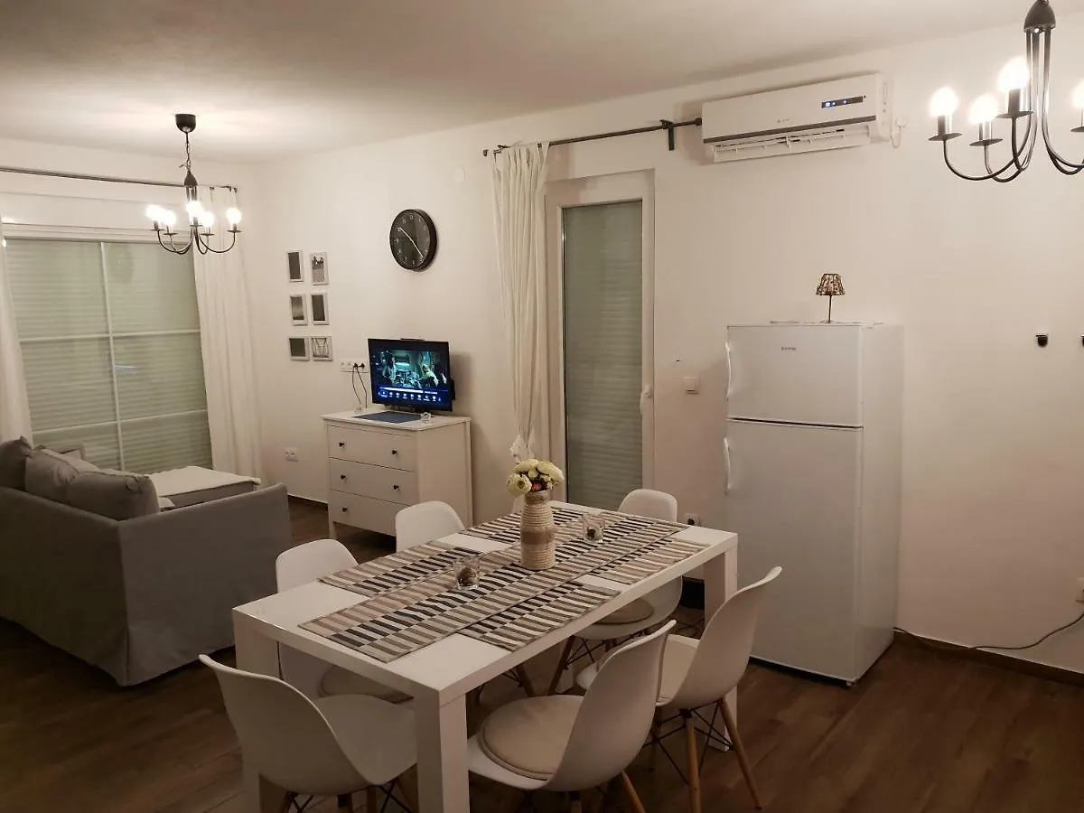 Hisa Mandre Villa